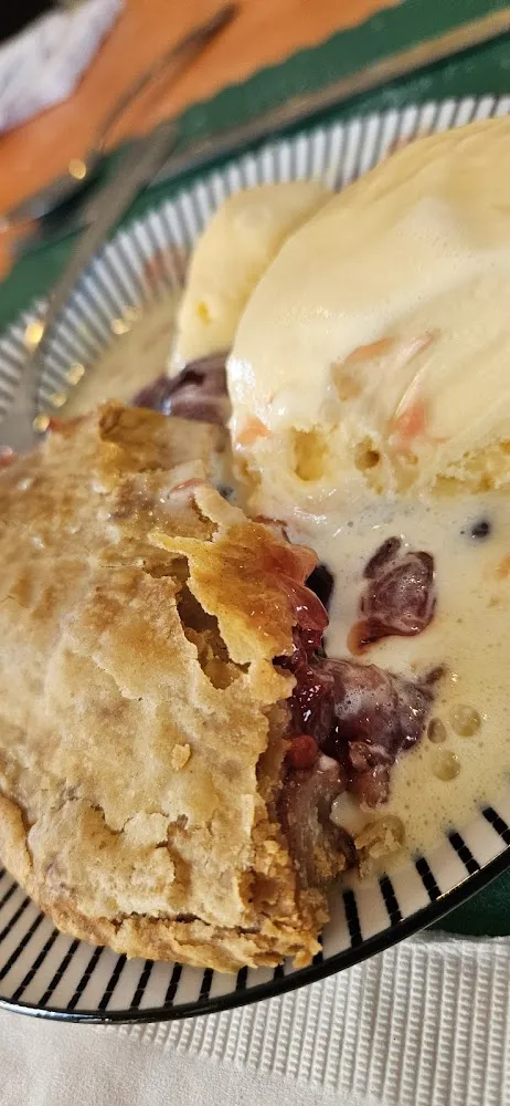 Cherry Pie Ala Mode
